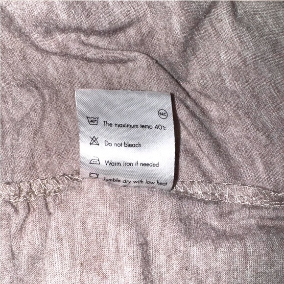 Tan Colored Short Sleeve Top | Like New | Size Medium - Picture 5 of 5